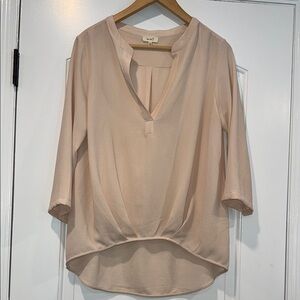 🔵 Love J Women's Cream/Light Pink V-Neck Blouse Size Large